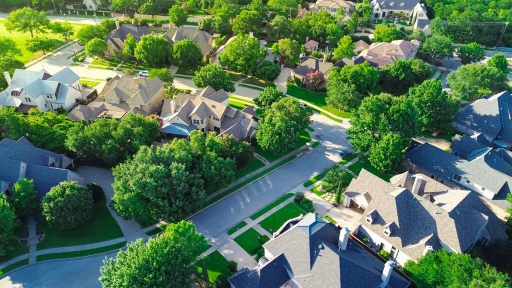 Understanding the Balance: Buyer vs. Seller Markets in Real Estate