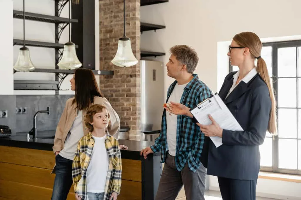 Essential Open House Etiquette for Homebuyers