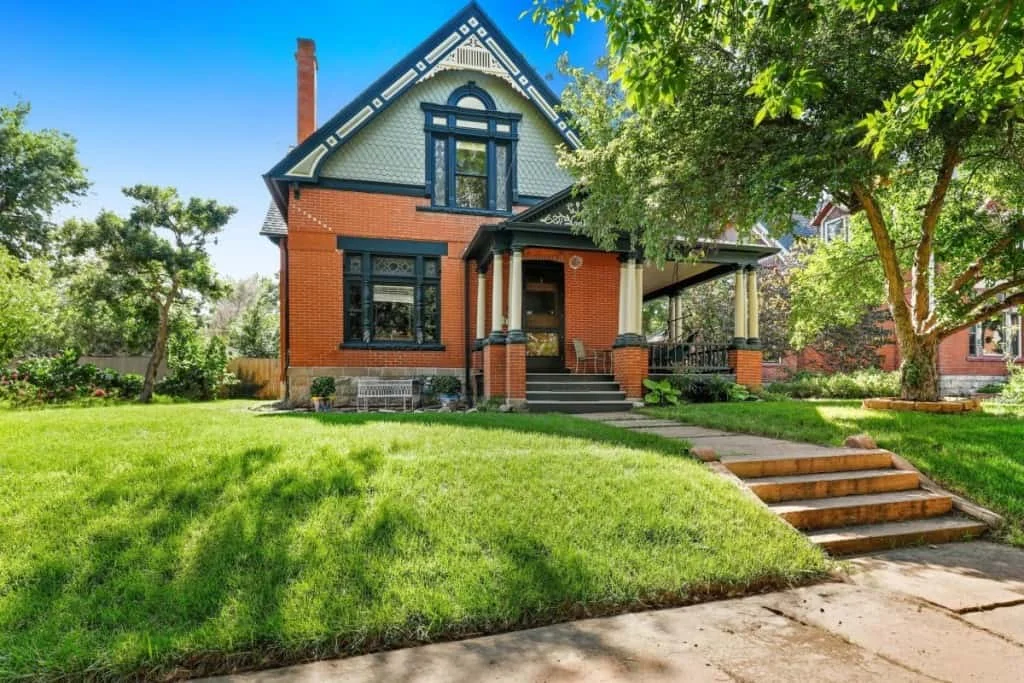 Evaluating the Current Housing Market: Is It the Right Time to Purchase?